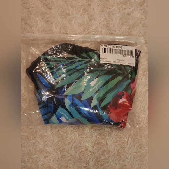 LIVE 9/1 @ 6:30PM CST- "Bags, Tags, Rags, & Riches" with @mckjenx - Picture 9 of 15